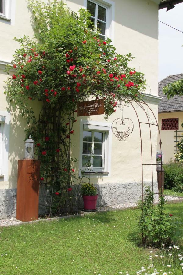 Gutshof Bartl 1 Apartment Klagenfurt am Woerthersee Exterior photo